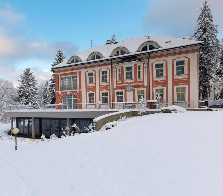 Wellness & Spa Hotel Villa Regenhart Jeseník Exteriér fotografie
